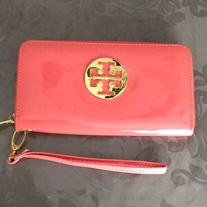 Fashion wallet. Tory Burch inspired